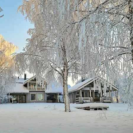 Riverside Loghouse *
