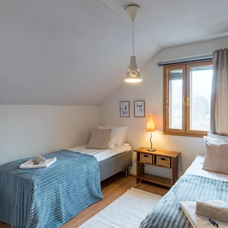 Villa Riverside Loghouse
