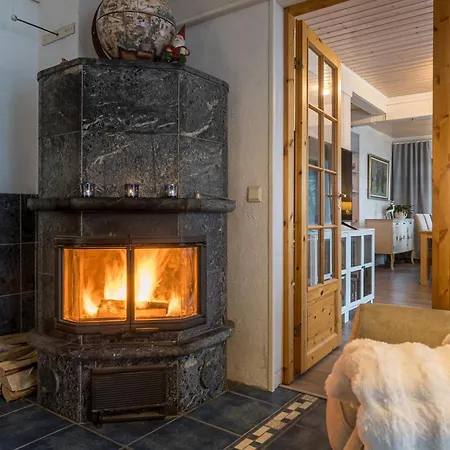 Riverside Loghouse Rovaniemi