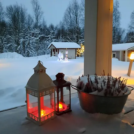 Riverside Loghouse *